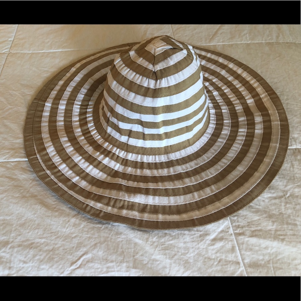 big floppy beach hat!